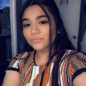 Meet your Posher, Desiree